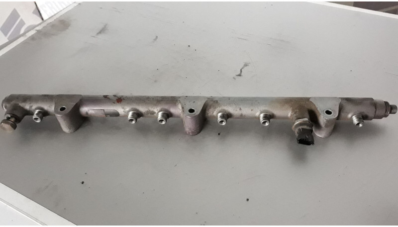 MAN Common rail - Üzemanyagrendszer - Teherautó: 1 kép. MAN Common rail - Üzemanyagrendszer - Teherautó: 1 kép.