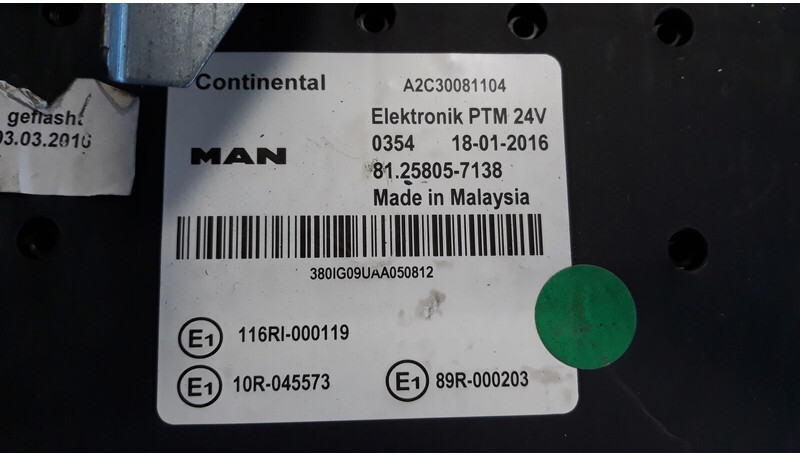 MAN D2676 EURO 6 ECU set , ignition with key - ECU - Teherautó: 3 kép. MAN D2676 EURO 6 ECU set , ignition with key - ECU - Teherautó: 3 kép.