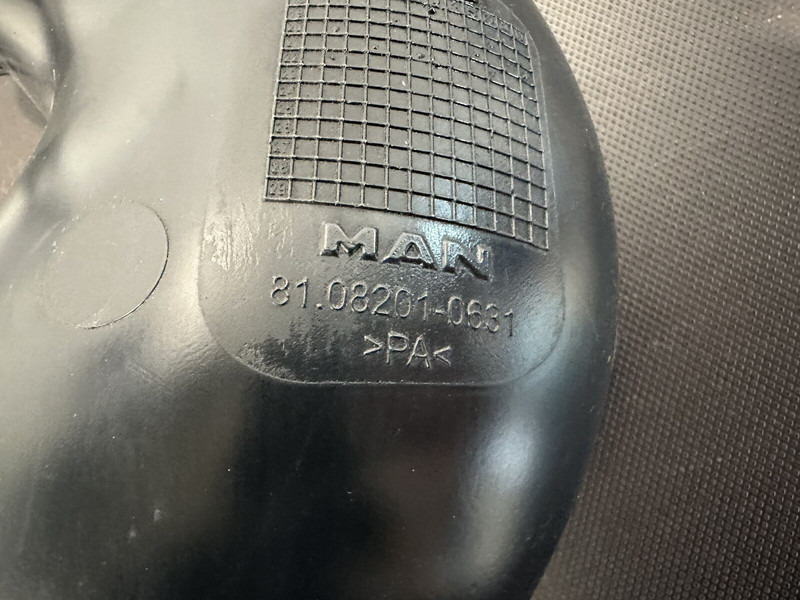 MAN air intake pipe - Légbeszívó cső - Teherautó: 3 kép. MAN air intake pipe - Légbeszívó cső - Teherautó: 3 kép.
