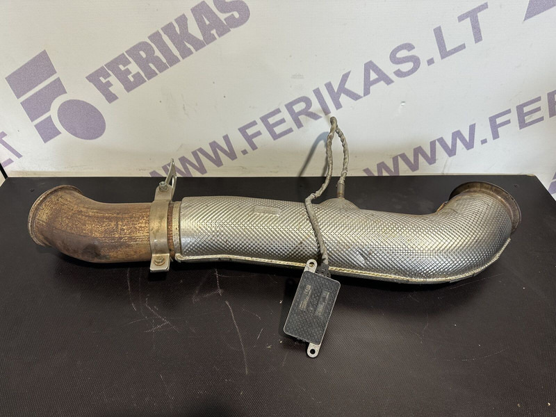 MAN exhaust pipe with NOX sensor - Kipufogócső - Teherautó: 1 kép. MAN exhaust pipe with NOX sensor - Kipufogócső - Teherautó: 1 kép.