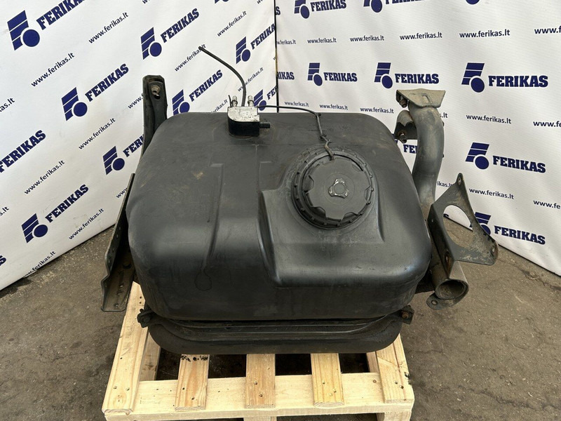 Mercedes-Benz 120l - Üzemanyag tartály - Teherautó: 1 kép. Mercedes-Benz 120l - Üzemanyag tartály - Teherautó: 1 kép.