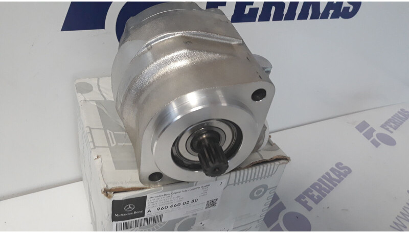 Mercedes-Benz Actros - Szervószivattyú - Teherautó: 1 kép. Mercedes-Benz Actros - Szervószivattyú - Teherautó: 1 kép.