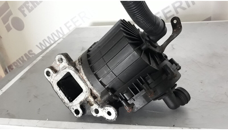 Mercedes-Benz Actros MP4 - Olajszűrő - Teherautó: 3 kép. Mercedes-Benz Actros MP4 - Olajszűrő - Teherautó: 3 kép.