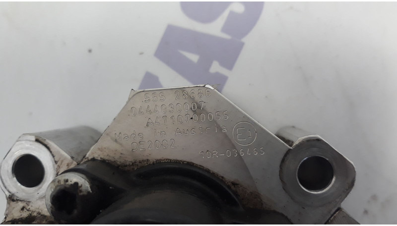 Mercedes-Benz Actros MP4 - Üzemanyag szivattyú - Teherautó: 5 kép. Mercedes-Benz Actros MP4 - Üzemanyag szivattyú - Teherautó: 5 kép.