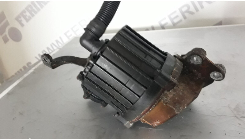 Mercedes-Benz Actros MP4 - Olajszűrő - Teherautó: 1 kép. Mercedes-Benz Actros MP4 - Olajszűrő - Teherautó: 1 kép.