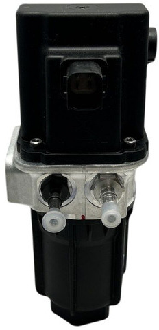 Mercedes-Benz AdBlue pump - Kipufogórendszer - Teherautó: 2 kép. Mercedes-Benz AdBlue pump - Kipufogórendszer - Teherautó: 2 kép.