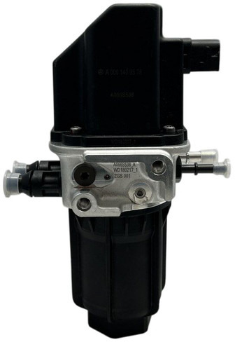 Mercedes-Benz AdBlue pump - Kipufogórendszer - Teherautó: 1 kép. Mercedes-Benz AdBlue pump - Kipufogórendszer - Teherautó: 1 kép.