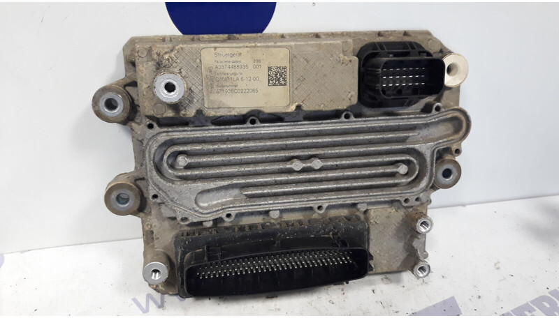 Mercedes-Benz MP4 OM471LA ECU MCM2.1 - ECU - Teherautó: 1 kép. Mercedes-Benz MP4 OM471LA ECU MCM2.1 - ECU - Teherautó: 1 kép.