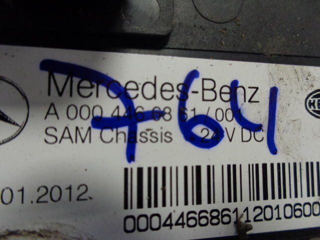 Mercedes-Benz MP4 control unit HELLA - ECU - Teherautó: 2 kép. Mercedes-Benz MP4 control unit HELLA - ECU - Teherautó: 2 kép.