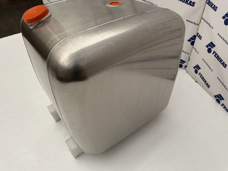 Mercedes-Benz New aluminum fuel tank 300L - Üzemanyag tartály - Teherautó: 2 kép. Mercedes-Benz New aluminum fuel tank 300L - Üzemanyag tartály - Teherautó: 2 kép.