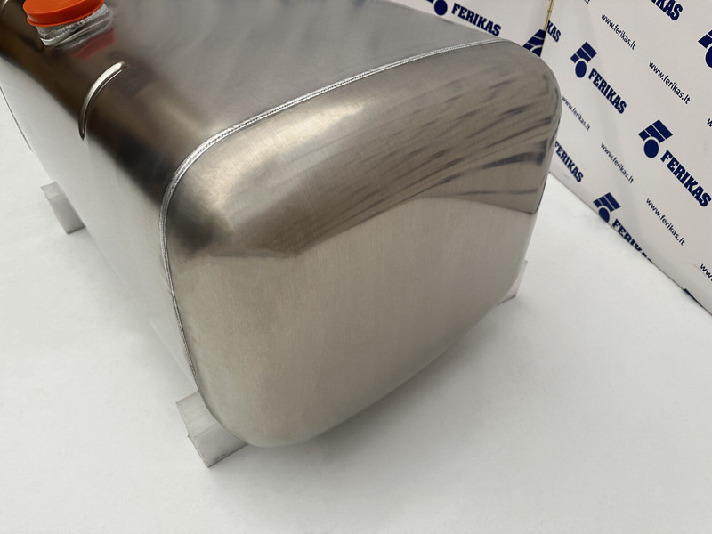 Mercedes-Benz New aluminum fuel tank 390L - Üzemanyag tartály - Teherautó: 2 kép. Mercedes-Benz New aluminum fuel tank 390L - Üzemanyag tartály - Teherautó: 2 kép.