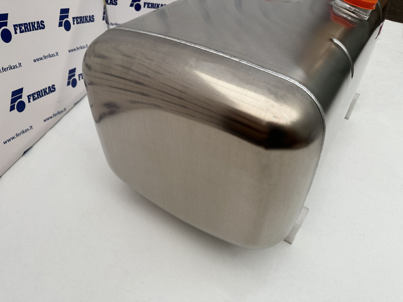 Mercedes-Benz New aluminum fuel tank 390L - Üzemanyag tartály - Teherautó: 3 kép. Mercedes-Benz New aluminum fuel tank 390L - Üzemanyag tartály - Teherautó: 3 kép.