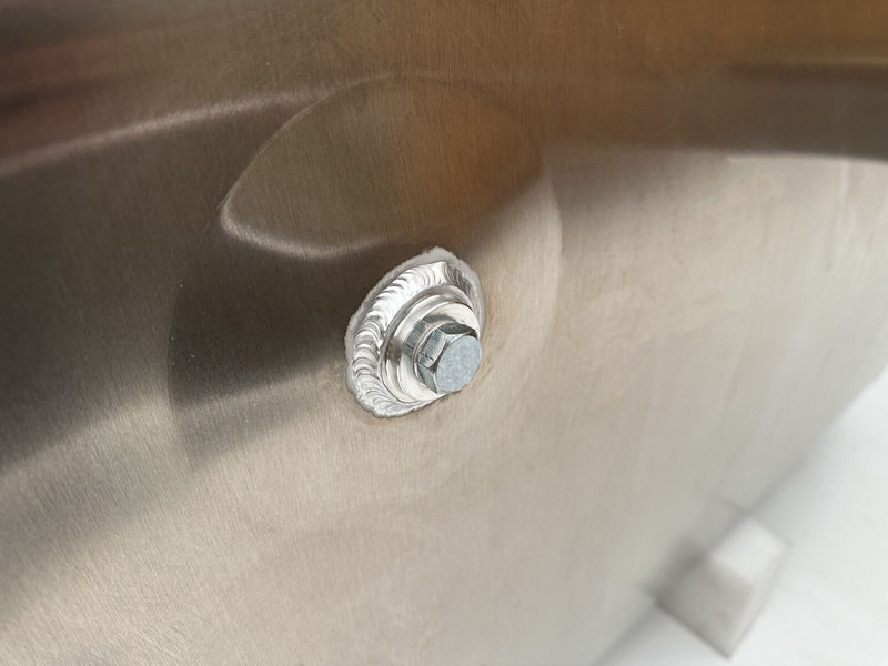 Új Üzemanyag tartály - Teherautó Mercedes-Benz New aluminum fuel tank 650L: 7 kép.