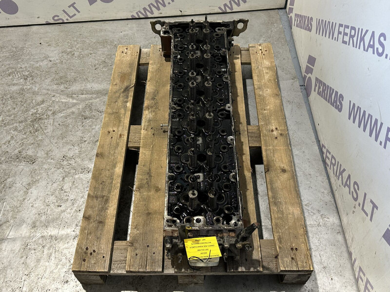 Mercedes-Benz cylinder head - Motor és alkatrészek - Teherautó: 3 kép. Mercedes-Benz cylinder head - Motor és alkatrészek - Teherautó: 3 kép.