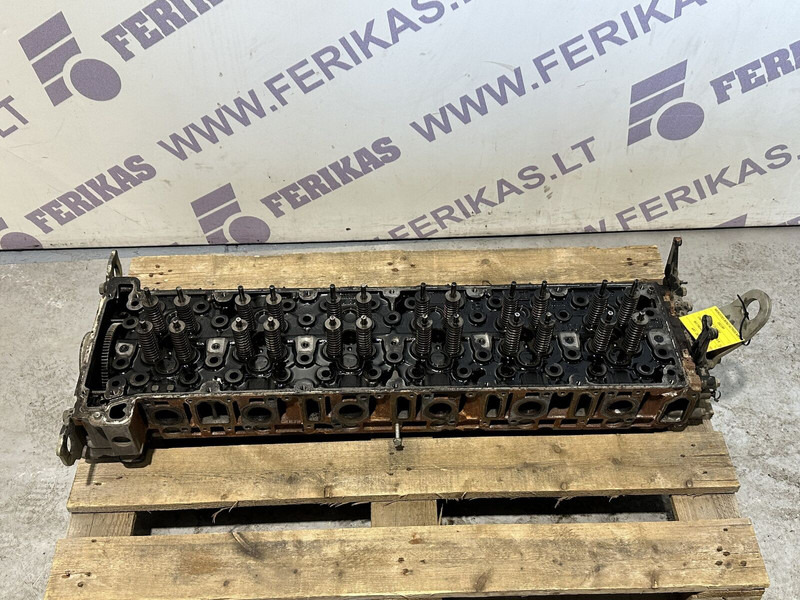 Mercedes-Benz cylinder head - Motor és alkatrészek - Teherautó: 2 kép. Mercedes-Benz cylinder head - Motor és alkatrészek - Teherautó: 2 kép.