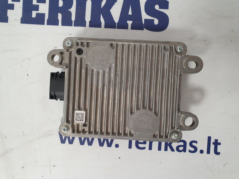 Mercedes-Benz distance radar sensor - Érzékelő - Teherautó: 3 kép. Mercedes-Benz distance radar sensor - Érzékelő - Teherautó: 3 kép.