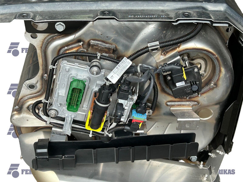 Mercedes-Benz exhaust catalyst - Katalizátor - Teherautó: 5 kép. Mercedes-Benz exhaust catalyst - Katalizátor - Teherautó: 5 kép.