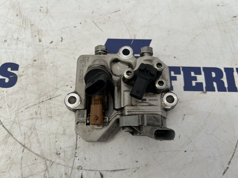 Mercedes-Benz fuel doser - Üzemanyag szivattyú - Teherautó: 1 kép. Mercedes-Benz fuel doser - Üzemanyag szivattyú - Teherautó: 1 kép.