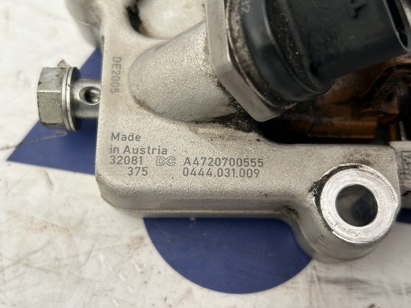 Mercedes-Benz fuel doser - Üzemanyag szivattyú - Teherautó: 3 kép. Mercedes-Benz fuel doser - Üzemanyag szivattyú - Teherautó: 3 kép.