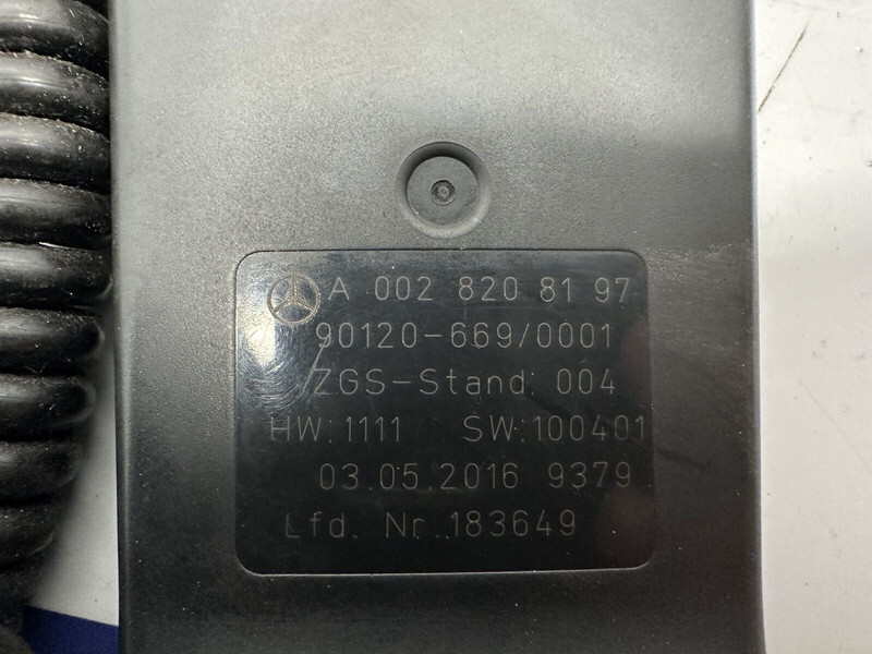 Mercedes-Benz suspension control unit - Felfüggesztés - Teherautó: 3 kép. Mercedes-Benz suspension control unit - Felfüggesztés - Teherautó: 3 kép.