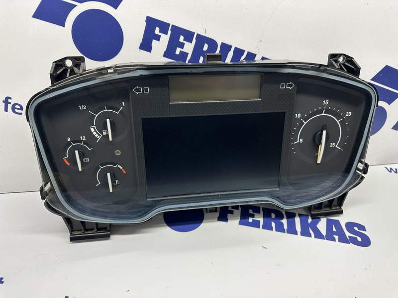 Renault T instrument cluster - Műszerfal - Teherautó: 1 kép. Renault T instrument cluster - Műszerfal - Teherautó: 1 kép.