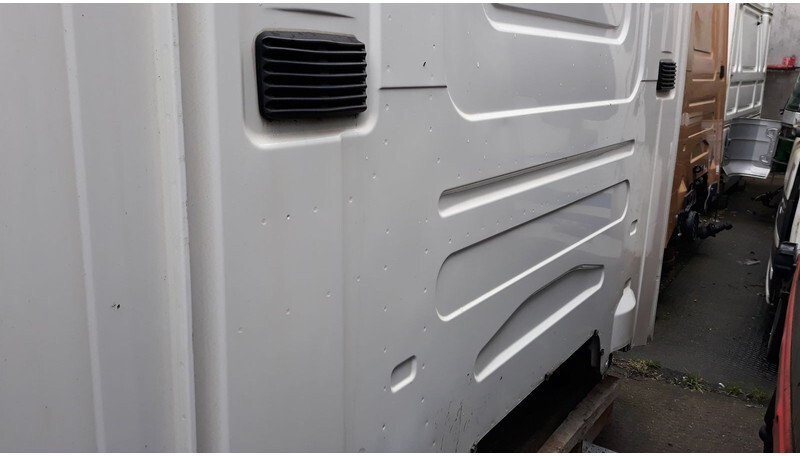 Scania CR19 - Fülke és belső tér - Teherautó: 3 kép. Scania CR19 - Fülke és belső tér - Teherautó: 3 kép.