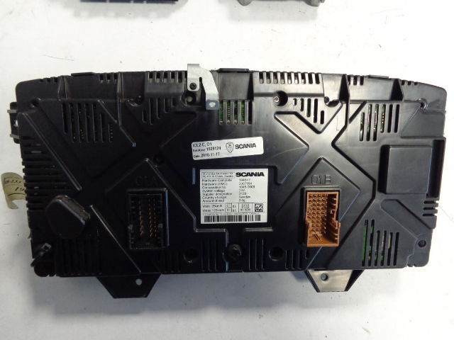 Scania Instrument cluster fully working - Műszerfal - Teherautó: 3 kép. Scania Instrument cluster fully working - Műszerfal - Teherautó: 3 kép.