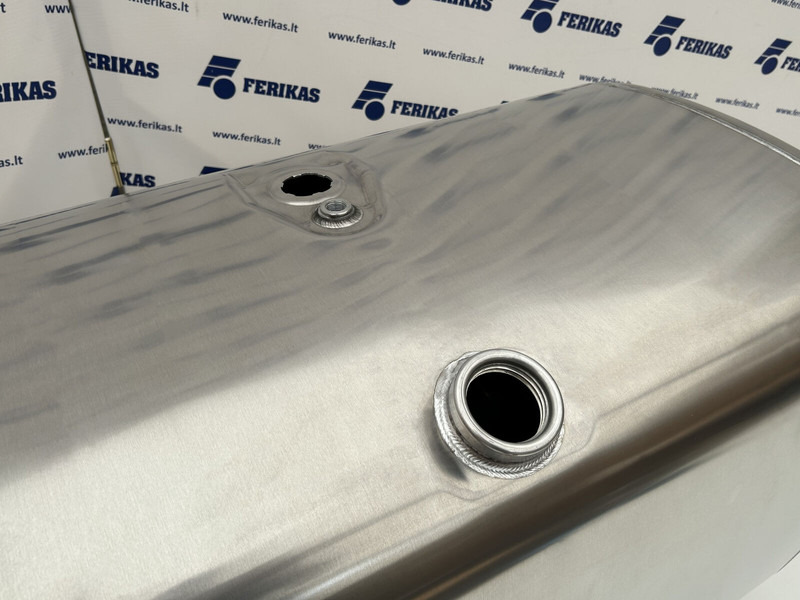 Scania New aluminum fuel tank 485L - Üzemanyag tartály - Teherautó: 4 kép. Scania New aluminum fuel tank 485L - Üzemanyag tartály - Teherautó: 4 kép.
