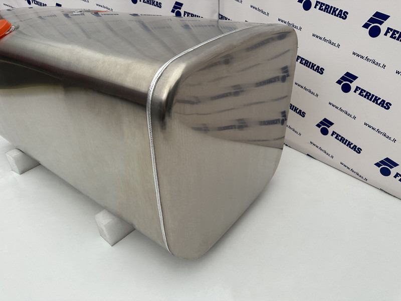 Scania New aluminum fuel tank 600L - Üzemanyag tartály - Teherautó: 2 kép. Scania New aluminum fuel tank 600L - Üzemanyag tartály - Teherautó: 2 kép.