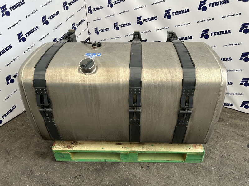 Scania Scania R 575L complete fuel tank 700x725x1340 - Üzemanyag tartály - Teherautó: 1 kép. Scania Scania R 575L complete fuel tank 700x725x1340 - Üzemanyag tartály - Teherautó: 1 kép.