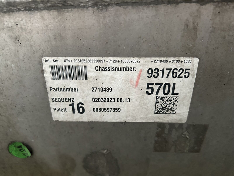 Scania Scania R 575L complete fuel tank 700x725x1340 - Üzemanyag tartály - Teherautó: 5 kép. Scania Scania R 575L complete fuel tank 700x725x1340 - Üzemanyag tartály - Teherautó: 5 kép.