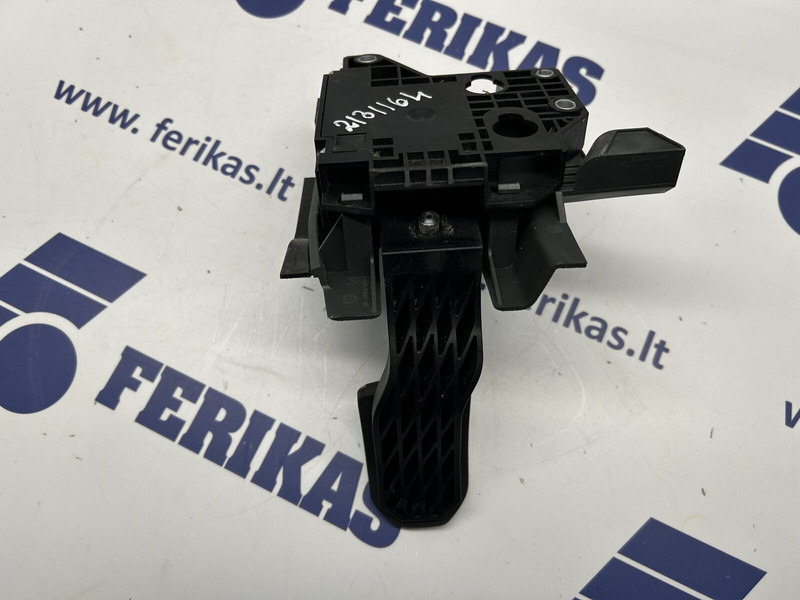 Scania accelerator pedal - Pedál - Teherautó: 3 kép. Scania accelerator pedal - Pedál - Teherautó: 3 kép.