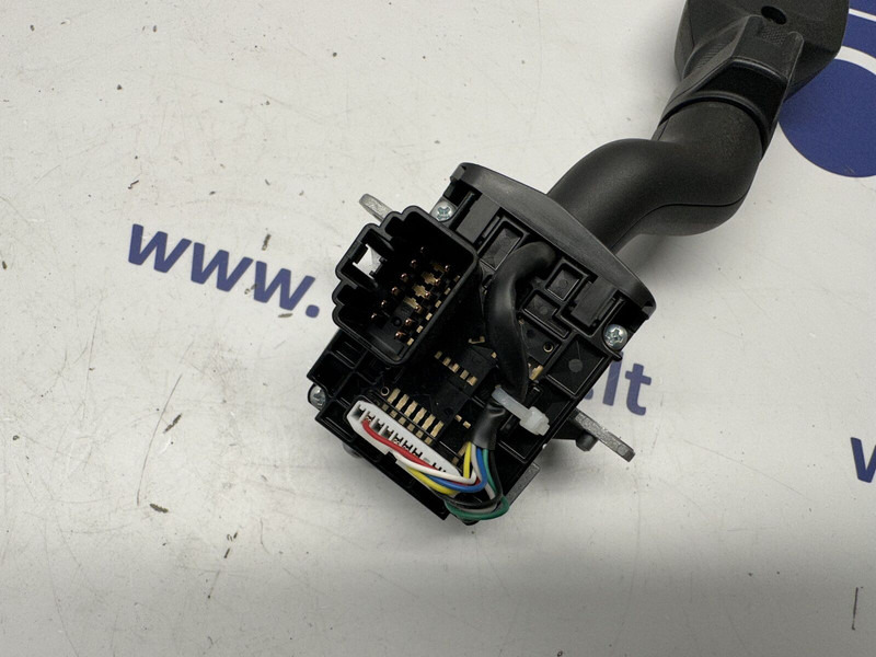 Scania gear selector switch - Relé - Teherautó: 3 kép. Scania gear selector switch - Relé - Teherautó: 3 kép.