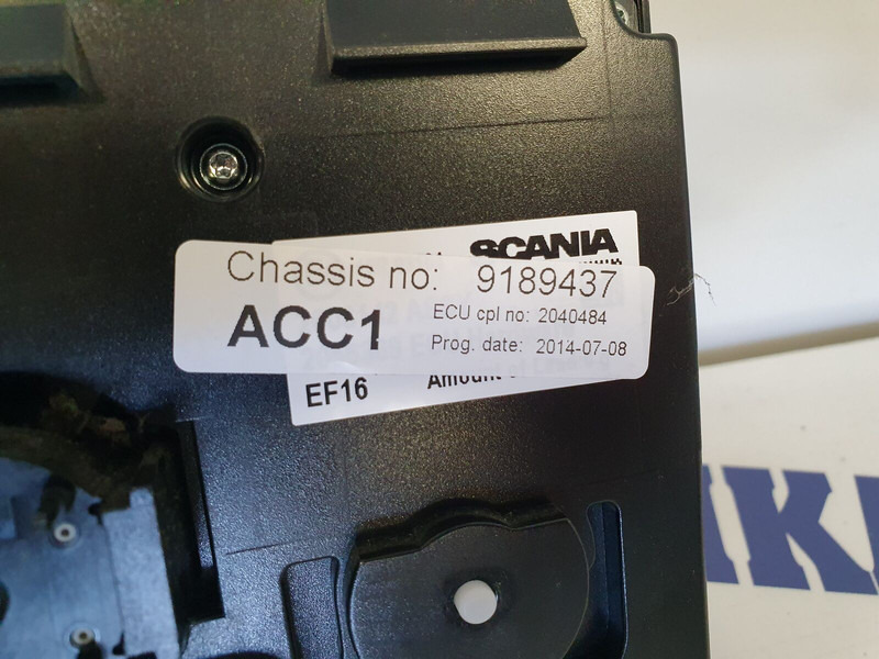 Scania heater control unit - Műszerfal - Teherautó: 3 kép. Scania heater control unit - Műszerfal - Teherautó: 3 kép.