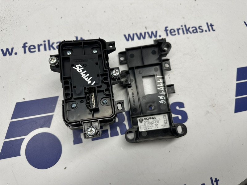 Scania parking brake switch - Fülke és belső tér - Teherautó: 2 kép. Scania parking brake switch - Fülke és belső tér - Teherautó: 2 kép.