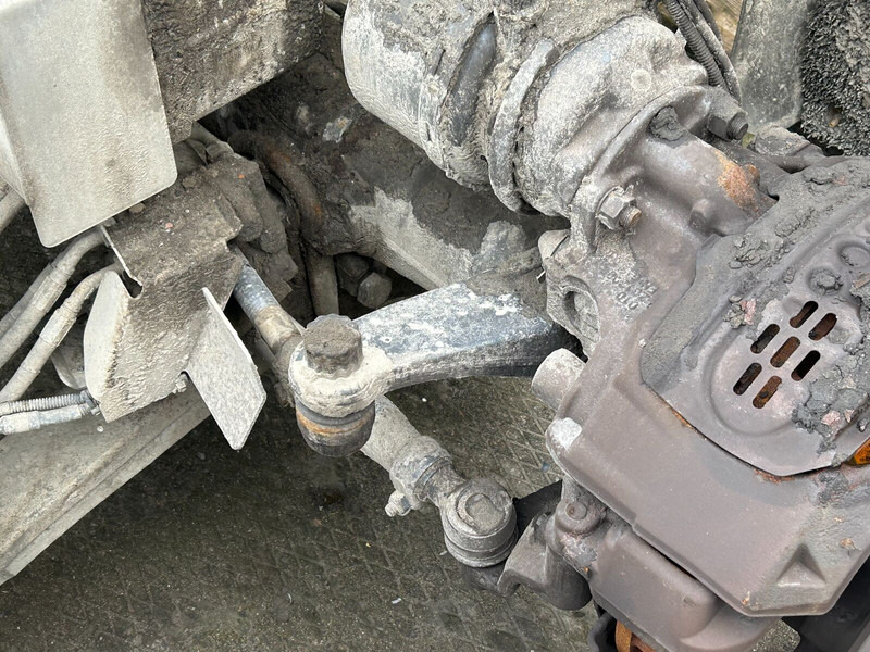 Scania tag axle AM602SA - Hátsó tengely - Teherautó: 5 kép. Scania tag axle AM602SA - Hátsó tengely - Teherautó: 5 kép.