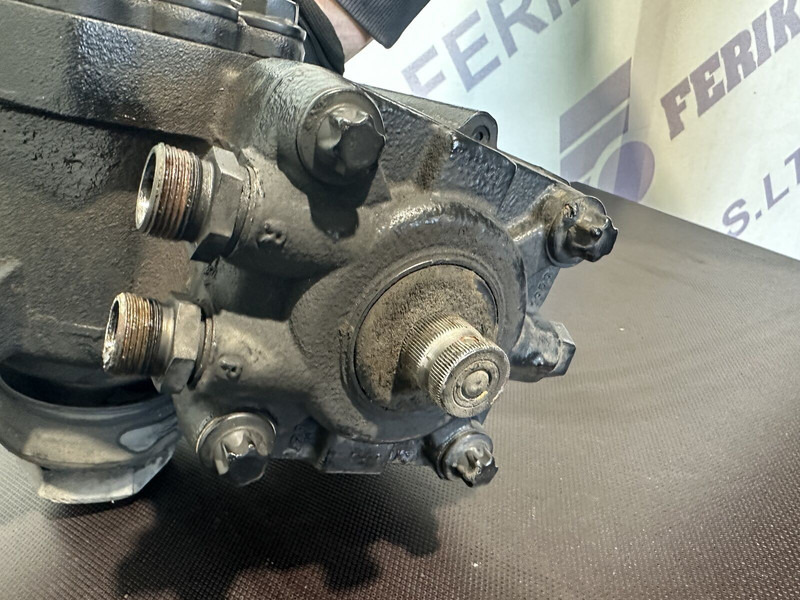 TRW R - Kormányoszlop - Teherautó: 3 kép. TRW R - Kormányoszlop - Teherautó: 3 kép.