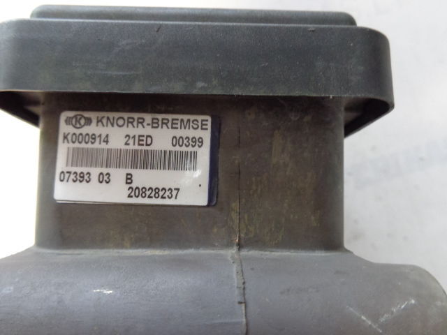 Volvo KNORR-BREMSE KNORR-BREMSE - Szelep - Teherautó: 3 kép. Volvo KNORR-BREMSE KNORR-BREMSE - Szelep - Teherautó: 3 kép.