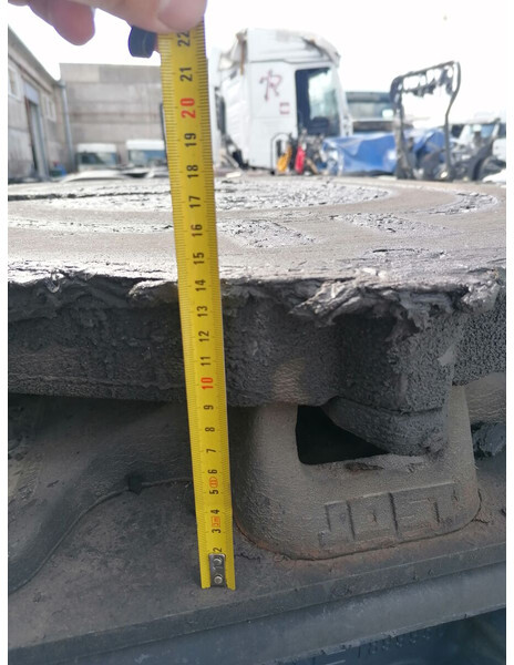 Jost 106 - Nyereg - Teherautó: 1 kép. Jost 106 - Nyereg - Teherautó: 1 kép.