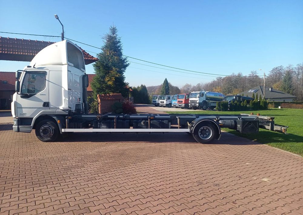 DAF 45 - Cserefelépítményes teherautó: 3 kép. DAF 45 - Cserefelépítményes teherautó: 3 kép.