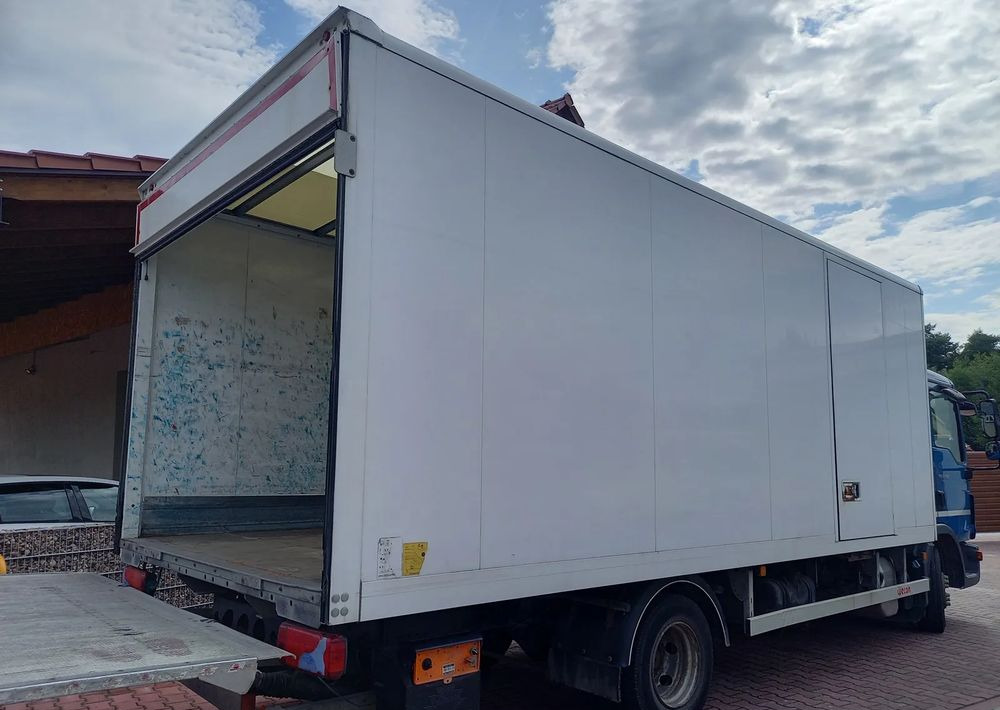Inny ZABUDOWA KONTENER - Dobozos felépítményű teherautó: 3 kép. Inny ZABUDOWA KONTENER - Dobozos felépítményű teherautó: 3 kép.