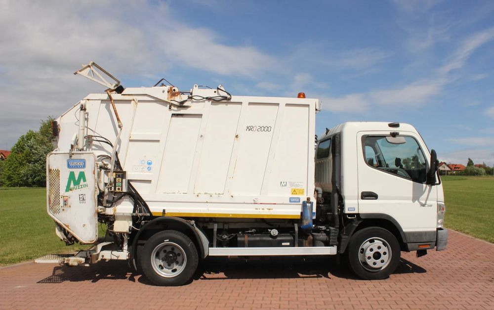Mitsubishi CANTER 7C15 - Szemetesautó: 5 kép. Mitsubishi CANTER 7C15 - Szemetesautó: 5 kép.
