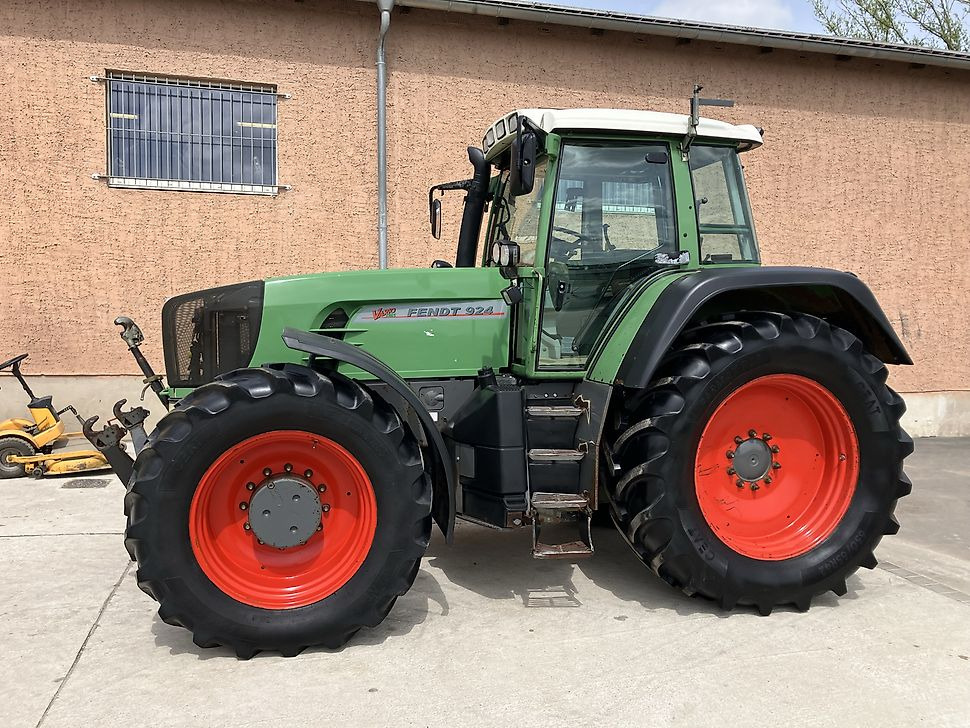 Türpisch Landmaschinen
Herr Christian Türpisch - - Traktor: 5 kép. Türpisch Landmaschinen
Herr Christian Türpisch - - Traktor: 5 kép.
