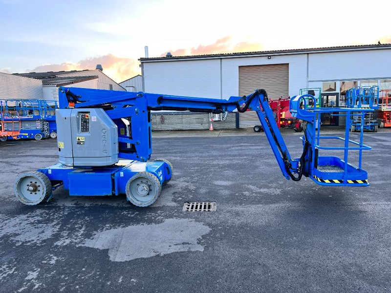 Genie Z34/22N elektro 12m (1437) - Személyemelő: 5 kép. Genie Z34/22N elektro 12m (1437) - Személyemelő: 5 kép.