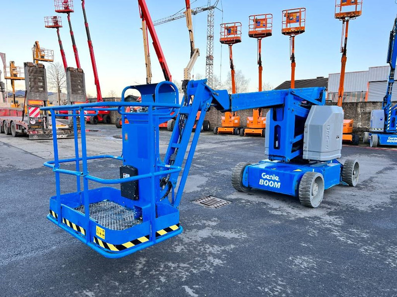 Genie Z34/22N elektro 12m (1437) - Személyemelő: 2 kép. Genie Z34/22N elektro 12m (1437) - Személyemelő: 2 kép.