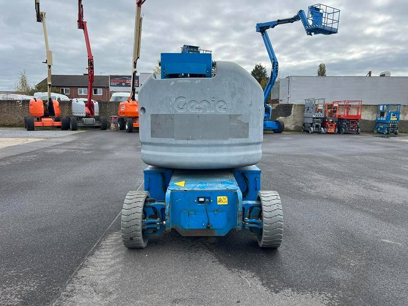 Genie Z40/23 NRJ elektro 14m (1825) - Személyemelő: 4 kép. Genie Z40/23 NRJ elektro 14m (1825) - Személyemelő: 4 kép.