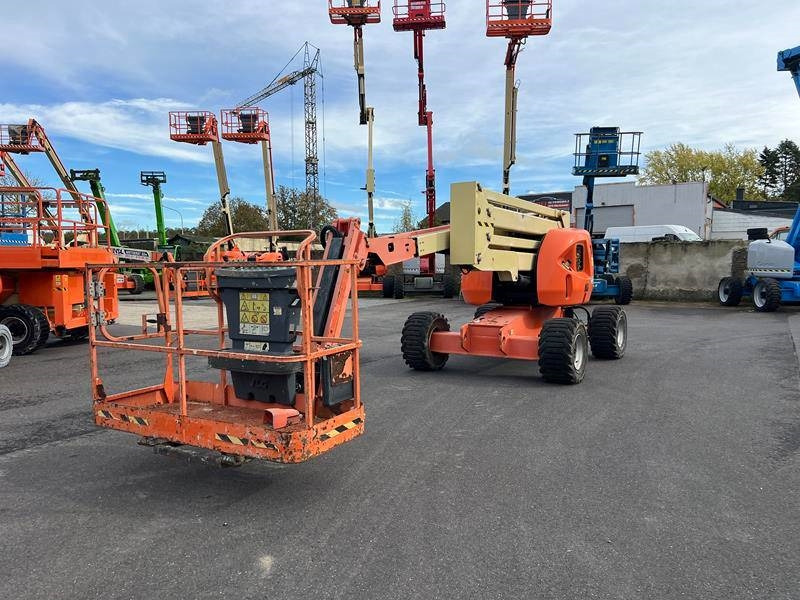 JLG 510AJ diesel 4x4 18m (1822) - Személyemelő: 3 kép. JLG 510AJ diesel 4x4 18m (1822) - Személyemelő: 3 kép.