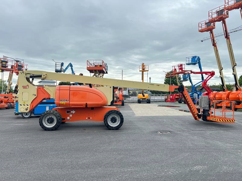 JLG 800AJ diesel 4x4 26m (1787) - Személyemelő: 2 kép. JLG 800AJ diesel 4x4 26m (1787) - Személyemelő: 2 kép.