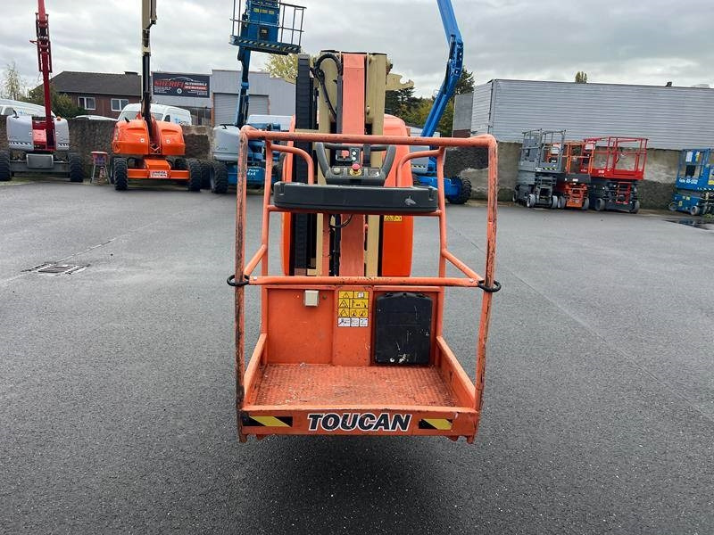 JLG Toucan 10E elektro 10m (1812) - Személyemelő: 4 kép. JLG Toucan 10E elektro 10m (1812) - Személyemelő: 4 kép.
