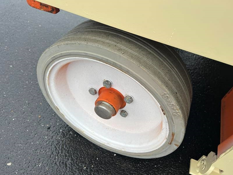 Ollós emelő Skyjack SJ4626 elektro 10m (1609): 19 kép.